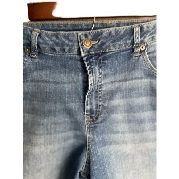 Poured in Blue Jean short size 14 stretch comfy EUC - Picture 3 of 9